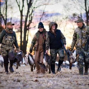 womans duck hunting group in arkansas